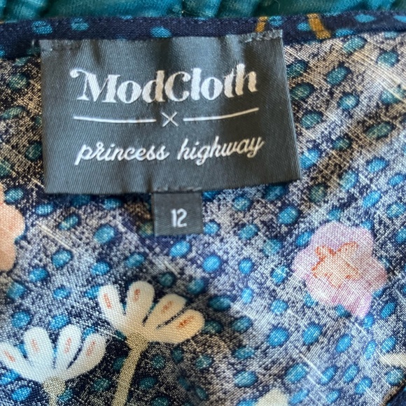 ModCloth x Princess Highway Floral Strawberry Dress - Picture 4 of 4